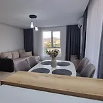 Riverside Panorama 아파트 *